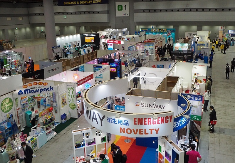 日本东京店铺广告标识显示展览会