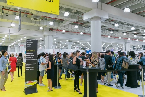 美国纽约服装采购展览会展会现场图片