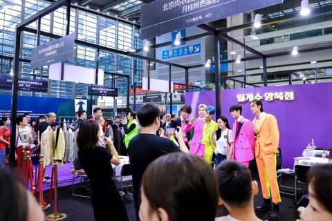 深圳服装品牌展览会展会现场图片