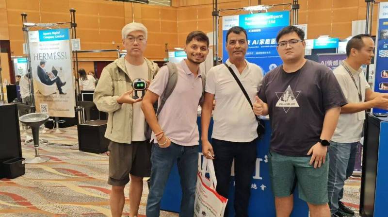 2025香港秋季电子产品展圆满落幕,小康AI家庭医生获奖!印证AI技术赋能健康产业的广阔前景!