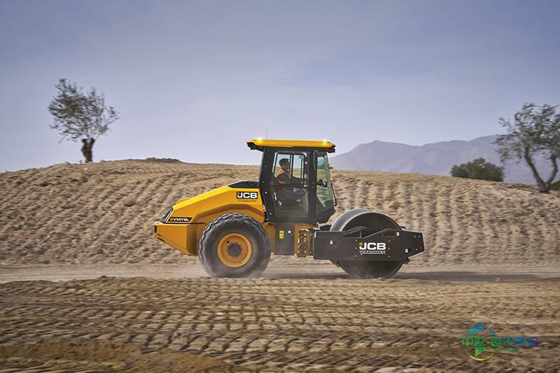 JCB携最新设备亮相爱丁堡国际建筑展览会并举办操作手挑战赛