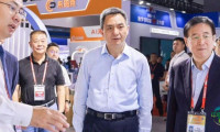 李红军参观第64届高等教育展览会