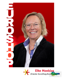 EuroShop/EuroCIS总监埃尔克·莫比乌斯肖像，红色背景配以纵向