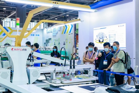 华北（石家庄）纺织制衣印绣花及箱包皮具供应链博览会展会现场图片