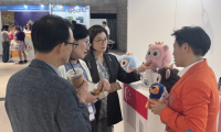 超级玩伴智能机器人“小噜”韩国展会摘金后又揽获百万元级订单，加速布局海外市场